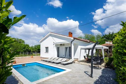 Pool House Kristina - Happy Rentals