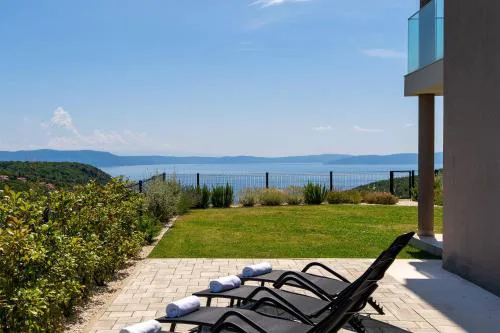 Premium apartment Sunshine with a sea view