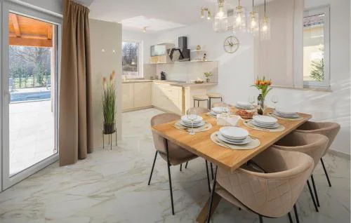 Stunning Home In Labin With Wifi