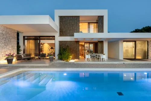 Villa Adoral