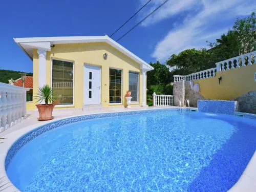Villa in Ripenda Kras with Pool and Sauna