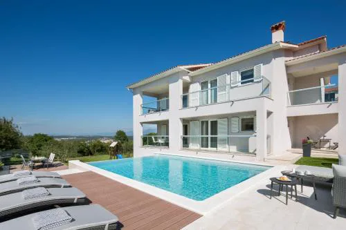 Villa L - Villa with 2 separate units