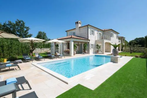 Villa Elena u Ladicima for 8 people with private pool & sports complex in Central Istria