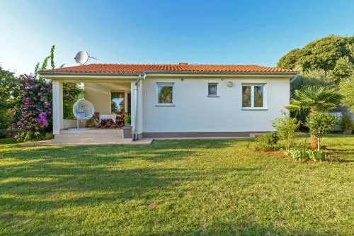 Bojana in Ližnjan (Haus für 4-5 Personen)