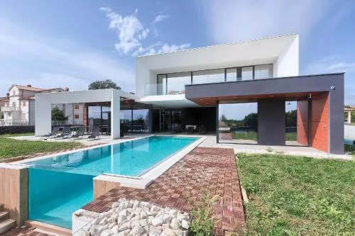 Ferienhaus mit Privatpool für 10 Personen ca 250 qm in Ližnjan, Istrien Südküste von Istrien