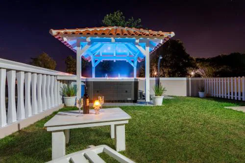 Ferienwohnung Mit Jacuzzi, Garten Und Parkplatz
