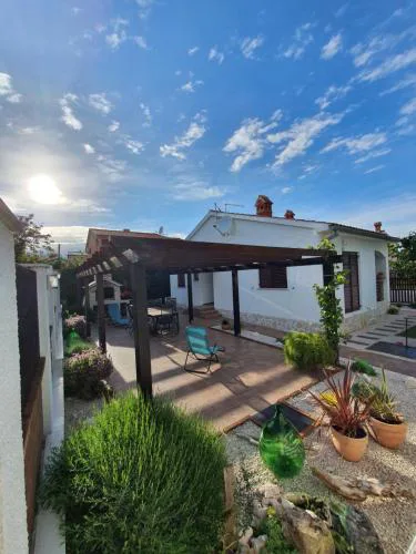 HOLIDAY HOME "MARIJANA"