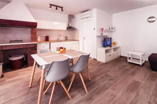 Studio Apartment Minerva Liznjan