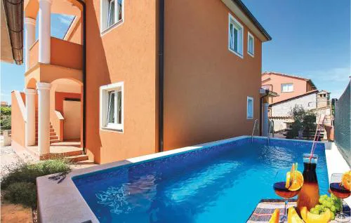 Stunning Home In Liznjan With Wifi