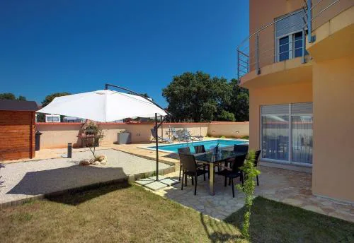 Villa Lara 2