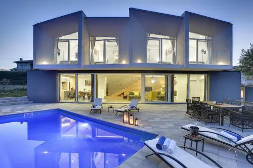 Villa Yania
