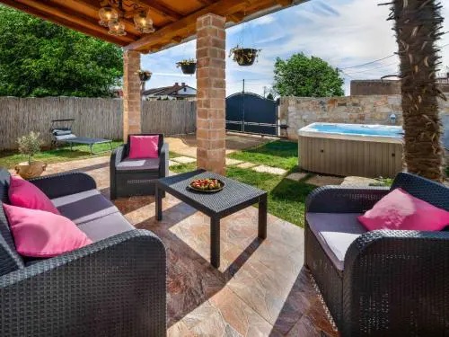 Holiday Home Villa Aurora by Interhome