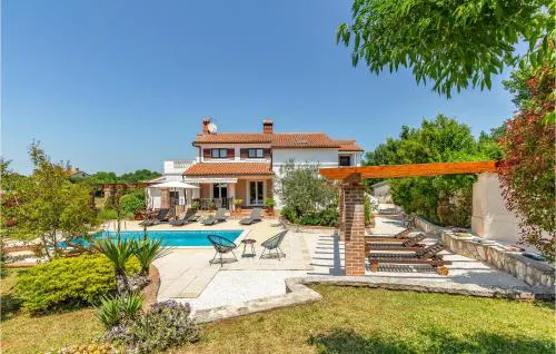 Lovely Home In Loborika