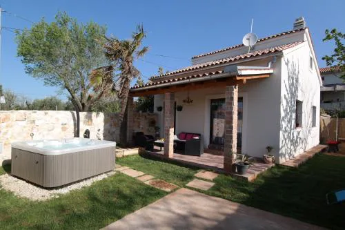 Villa Aurora