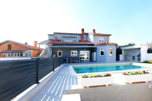 Villa Loborika 2382