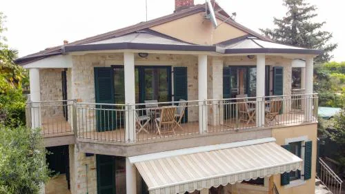 Todor Seaside Apartments