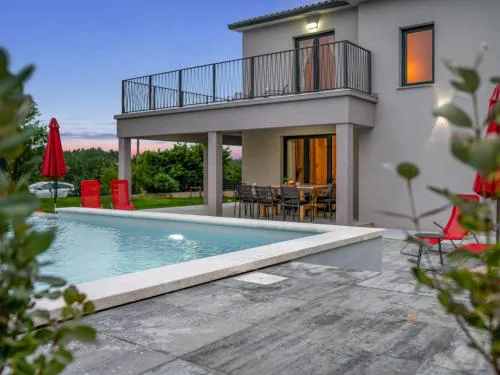 Holiday Home Villa Family Love mit Garten und Spielplatz by Interhome