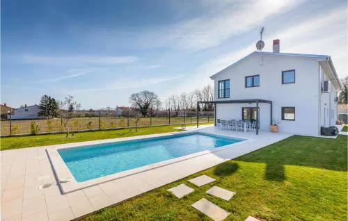 Amazing Home In Marcana