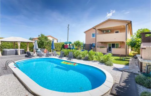 Awesome Home In Marcana With Jacuzzi
