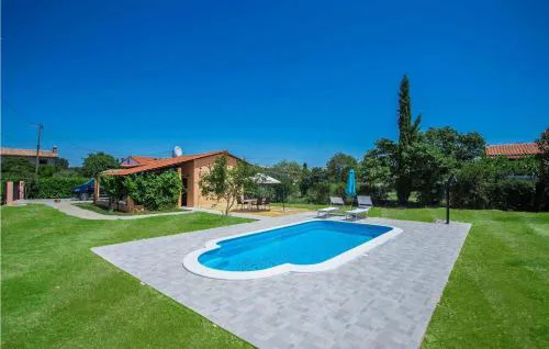 Casa Luka Vareski