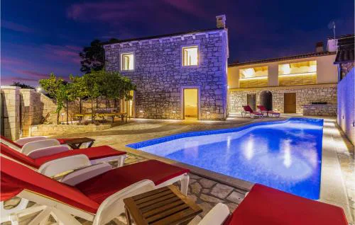 Gorgeous Home In Marcana