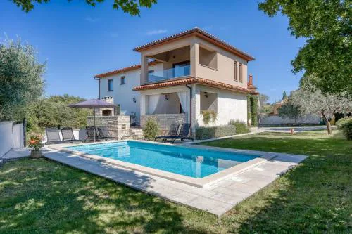 Holiday House Tina