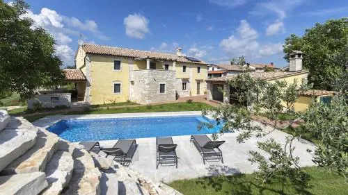 Villa Ive by Villas Holiday