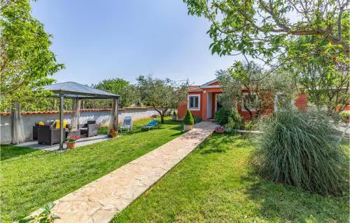 2 Bedroom Lovely Home In Medulin
