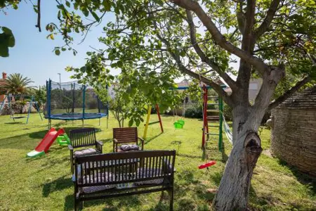 Apartments Dadic with parking & playground