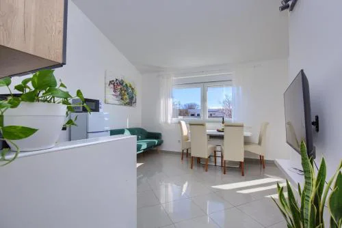 Cozy Apartment with private parking Medulin