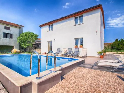 Ferienhaus mit Privatpool für 8 Personen ca 120 qm in Medulin, Istrien Südküste von Istrien