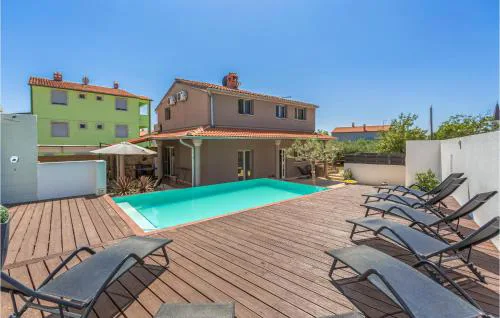 Holiday Home With Pool In Medulin