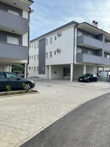 Medulin Modern 2-Bedroom Apartment