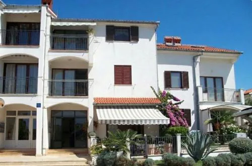 Olivia, seaside apartment in Medulin, Croatia