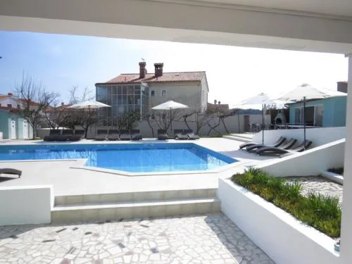 Residenz Benni 5 mit beheiztem grossem Pool