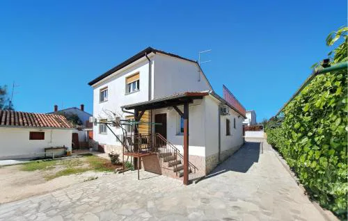 Stunning Apartment In Medulin With Wifi