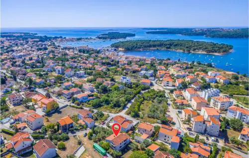 Three-Bedroom Apartment In Medulin