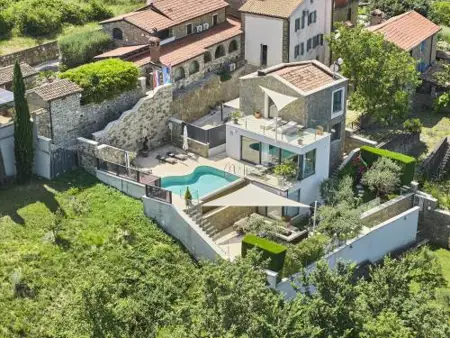 Residence Monte near Umag for 10 people with heated infinity pool, spa & play room