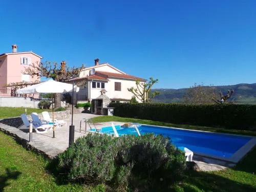 Apartments with swimming pool Motovun - Bataji, Central Istria - Sredisnja Istra - 7069
