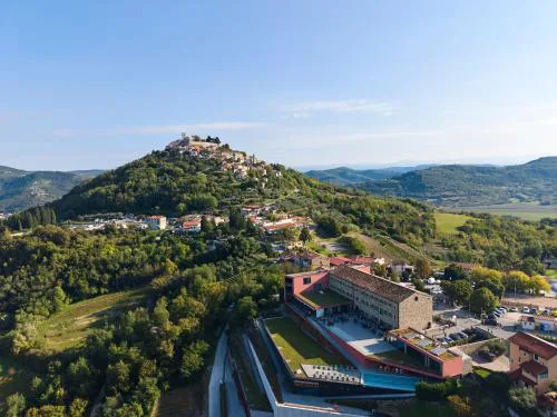 Winery & Design hotel ROXANICH