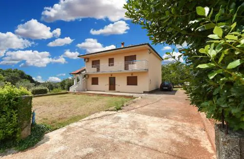 Apartment Muntic 2361