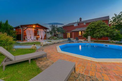 Villa Carla near Pula with private pool & kids playground up to 8 guests - pet friendly