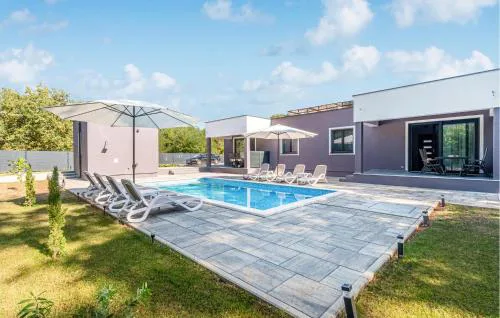 Cozy Apartment In Nedescina