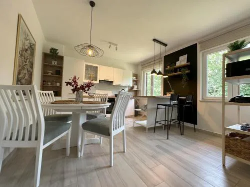 Summer Green Apartment