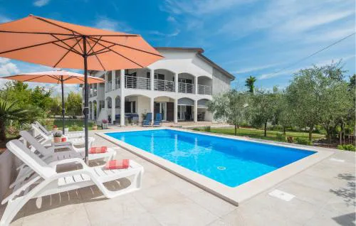 1 Bedroom Lovely Apartment In Novas Vas
