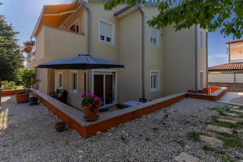 Apartment Andrej with Terrace and Garden