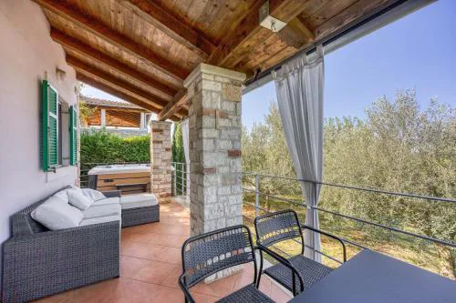 Casa Helena with Whirlpool