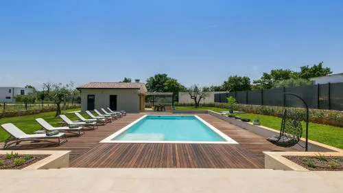 Modern villa Amoroso with pool in Porec