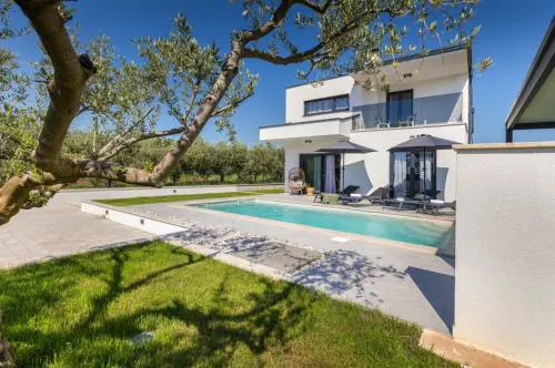 Villa Parenzana by Villsy