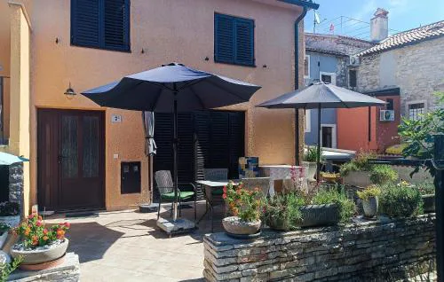 1 Bedroom Cozy Apartment In Novigrad